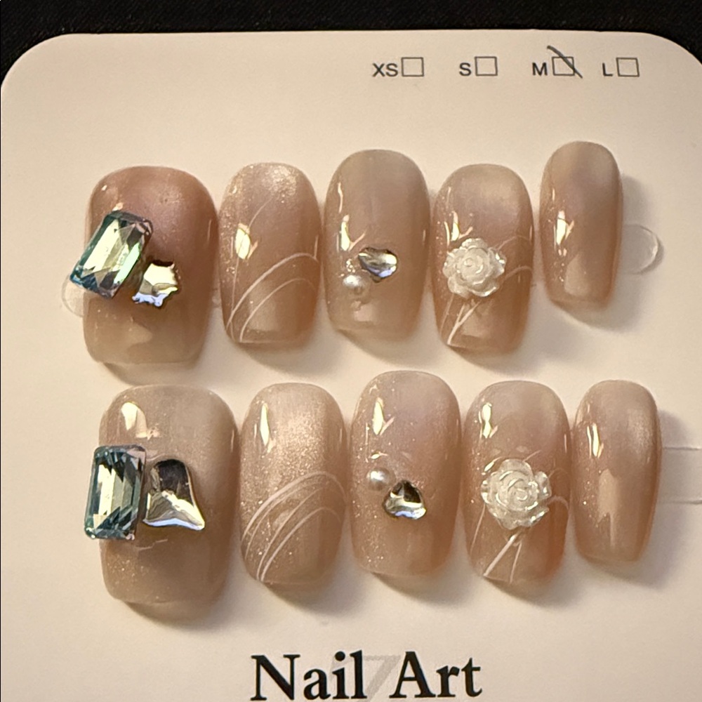 Elegant Cat’s Eye 3D Roses Beige Nail Art Set